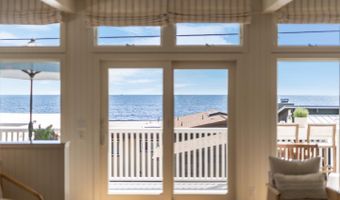 621 Beach Dr, Aptos, CA 95003