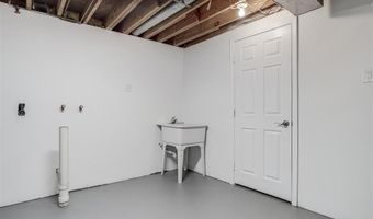 190 Oakbriar Farm Dr, Ballwin, MO 63021