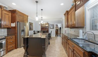 25390 Castlebury Dr, Athens, AL 35613