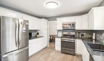 1256 Edgewater Ln, Antioch, IL 60002