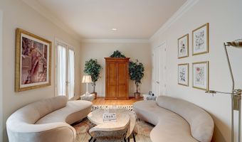 4744 34TH St N, Arlington, VA 22207