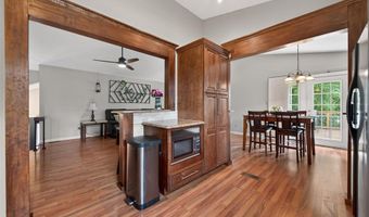 100 Holly Green Dr, Ballwin, MO 63021