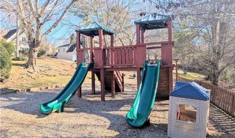 2419 Doubletree Dr NW, Acworth, GA 30102