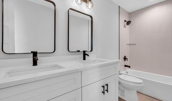 512 Seaman Ave, Beachwood, NJ 08722