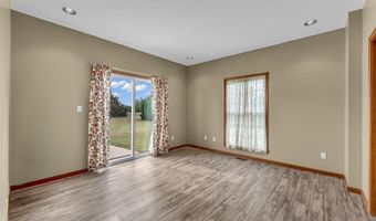 987 N 640 Rd, Baldwin City, KS 66006