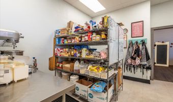 215 SE 10TH St, Bandon, OR 97411