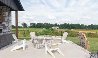 2215 Deepwood Dr, Alma, AR 72921