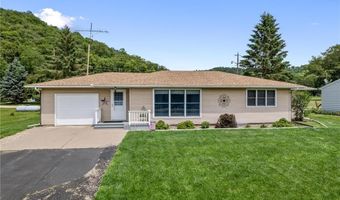 S1576 Lake Street, Alma, WI 54610