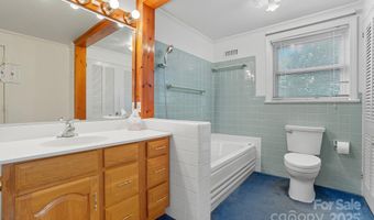 955 Hickory Nut St, Charlotte, NC 28205