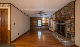1690 Fairway Dr, Batesville, AR 72501