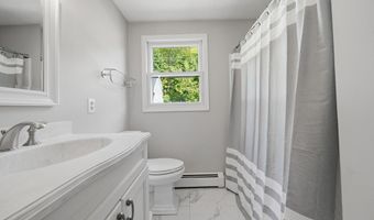 11 W Winkley St, Amesbury, MA 01913