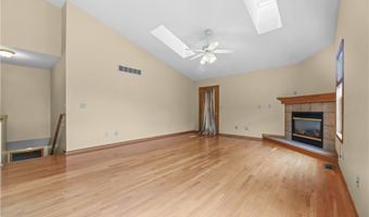 1701 Woods Rd, Akron, OH 44306