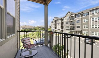 17051 SW APPLEDALE Rd 203, Beaverton, OR 97007