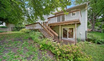 909 Idaho Ave, Ames, IA 50014