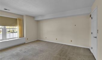 660 Youngs Rd E, Amherst, NY 14221