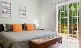 7 Apple Ln, Asheville, NC 28804