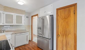 8531 General Grant Ln, Affton, MO 63123