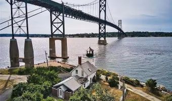 7 Old Ferry Rd, Bristol, RI 02809