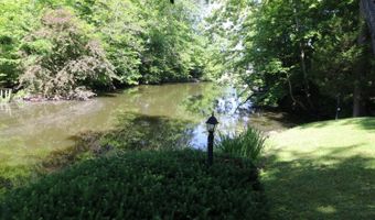 714 Edgewood Dr, Batesville, IN 47006