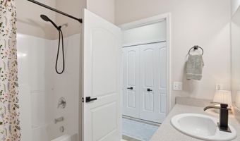 2946 Hunley Dr, Ann Arbor, MI 48105