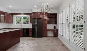 1006 Spring Hill Dr, Albany, GA 31721