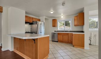 6511 SE NEEDHAM St A, Milwaukie, OR 97222