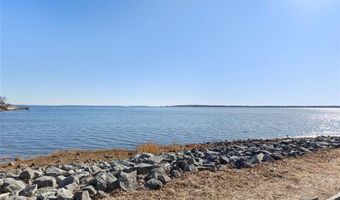 29 Lake Ave, Barrington, RI 02806