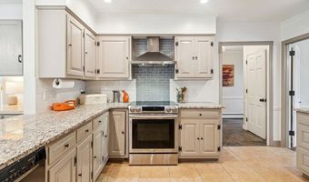 1 Brimstone Hill Rd, Amherst, NH 03031