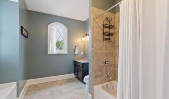 4224 Dogwood Bnd, Berkeley Lake, GA 30096