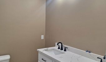 155 Peach Ln, Baxley, GA 31513