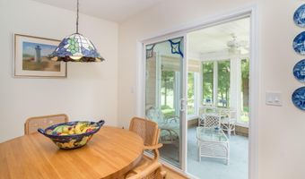 12 Sea Knoll Ct 12, Bourne, MA 02532