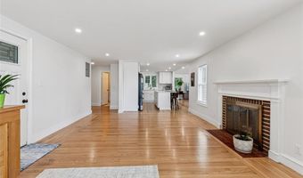 9 Country Pkwy, North Providence, RI 02911