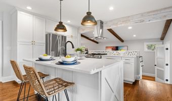 2050 Camelot Rd, Ann Arbor, MI 48104