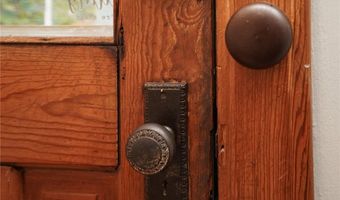 1115 7th St, Baldwin City, KS 66006