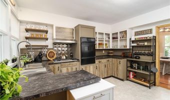 821 Post Rd, Warwick, RI 02888