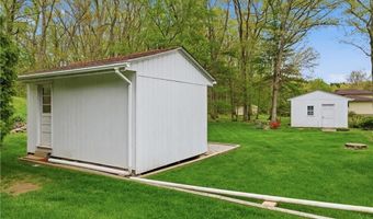 6 Bruce Dr, North Smithfield, RI 02896