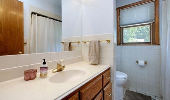 6124 Clarendon St, Bel Aire, KS 67220