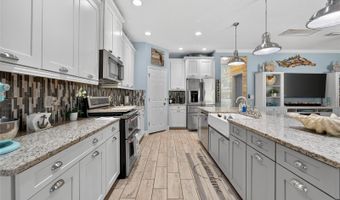 5227 ADMIRAL POINTE Dr, Apollo Beach, FL 33572