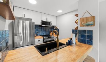 1299 Uluniu Rd C-105, Kihei, HI 96753