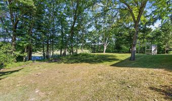4061 Thornoaks Dr, Ann Arbor, MI 48104
