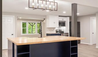 16 Amesbury Ln, Bella Vista, AR 72715