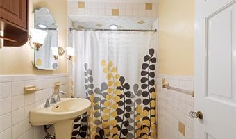 4 Chase Ln, Lincoln, RI 02865