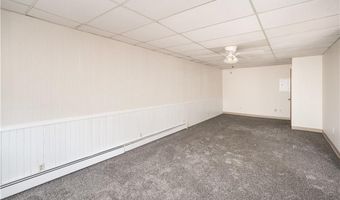 60 SPRING St, Lincoln, RI 02838