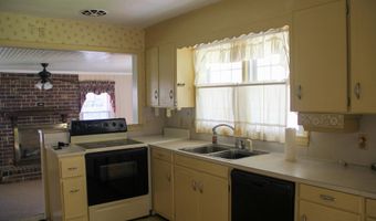 4237 Washington St, Ayden, NC 28513