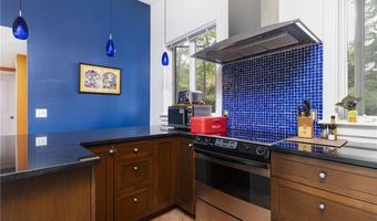 428 Gibbs Ave 4, Newport, RI 02840