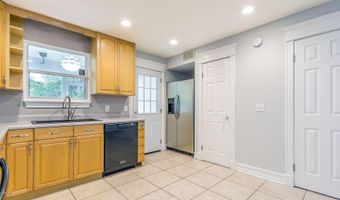 1396 MAIN St, Atlantic Beach, FL 32233