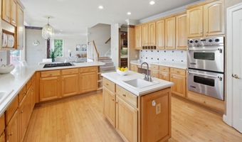 6211 YORKSHIRE Ter, Bethesda, MD 20814