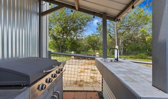 3089 RAKOWITZ Rd, Adkins, TX 78101