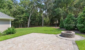 24 Alumni Rd, Beaufort, SC 29907