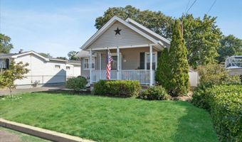 77 Drift Rd, Belford, NJ 07718